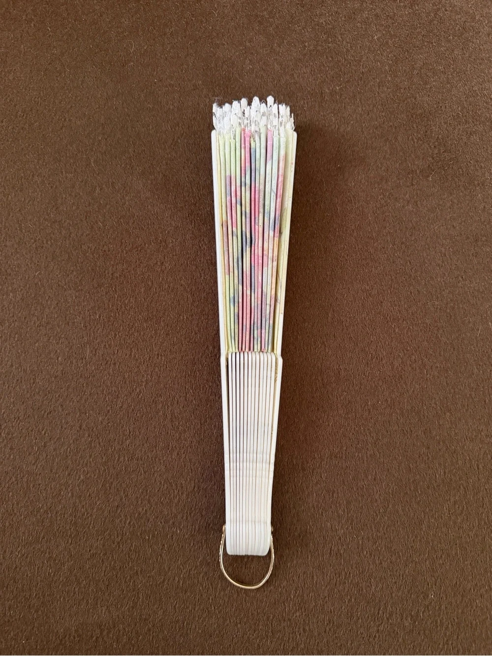 Barcelona Floral Lace Fan — Elegant Travel Find